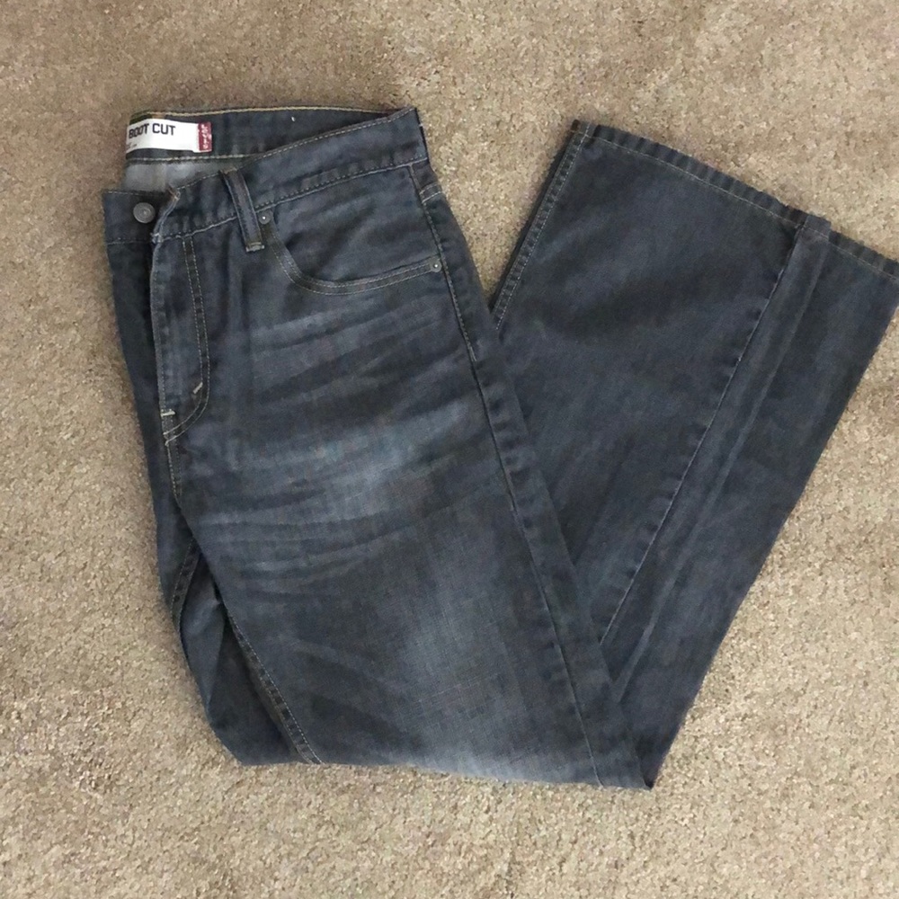 Men’s Levi boot cut jeans